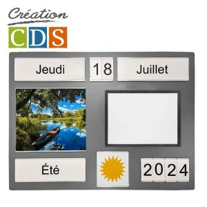 Tableau d'orientation gris avec tableau blanc magnétique